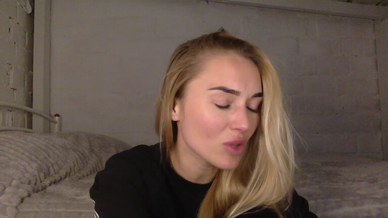 Tina_a's Streamate show and profile