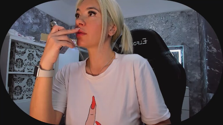 BE_WOW's Streamate show and profile