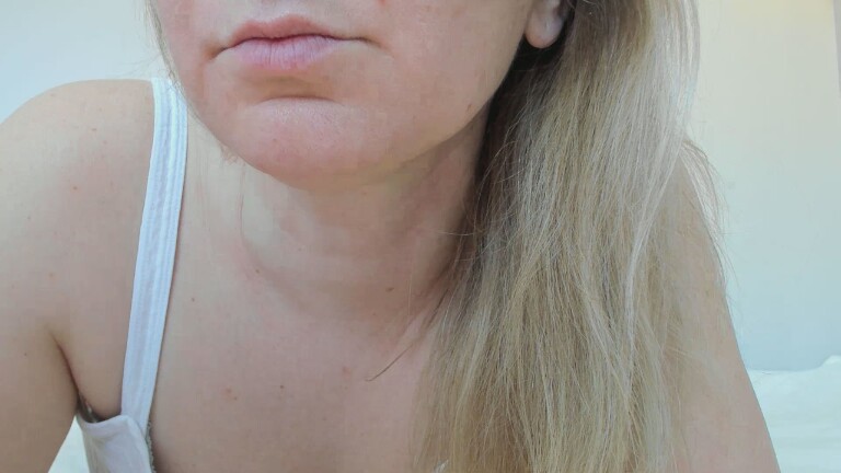 XxSweety_GirlxX's Streamate show and profile