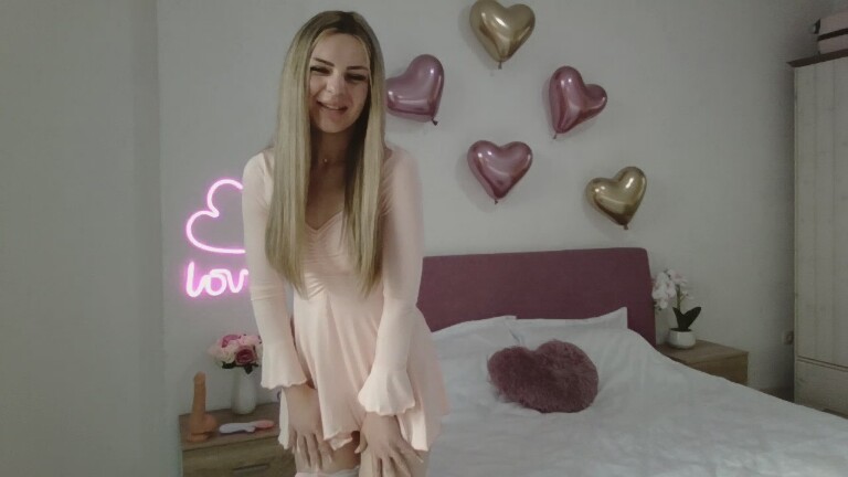 EMYILIA's Streamate show and profile