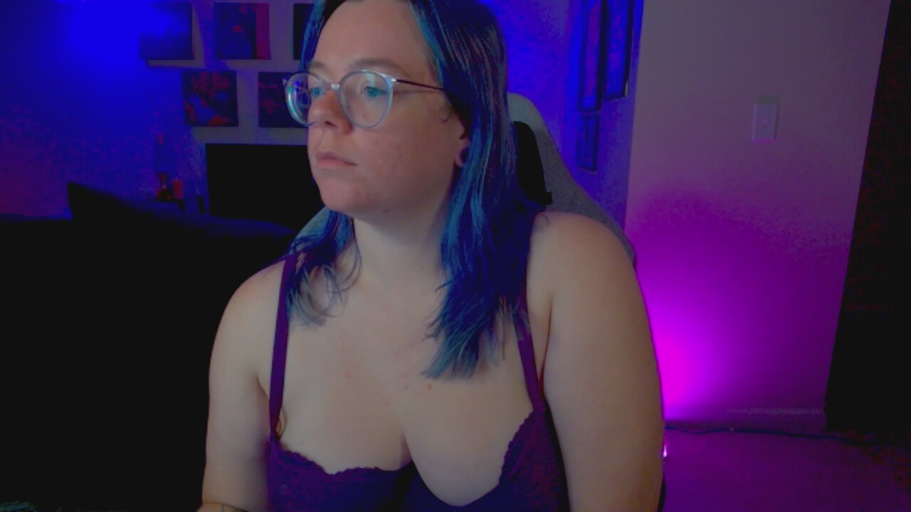 KiraSpitQueen